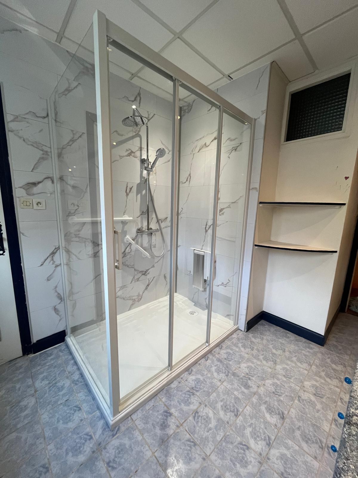 Photo de réalisation de douche sécurisée 4