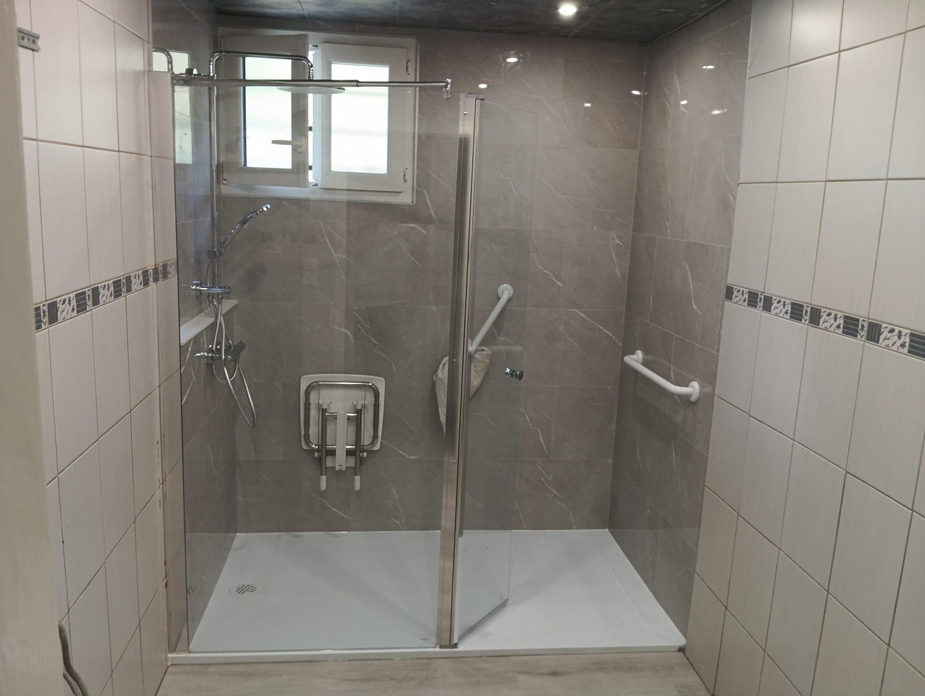 Photo de réalisation de douche sécurisée 7